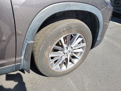 Used 2019 Toyota Highlander XLE image 16