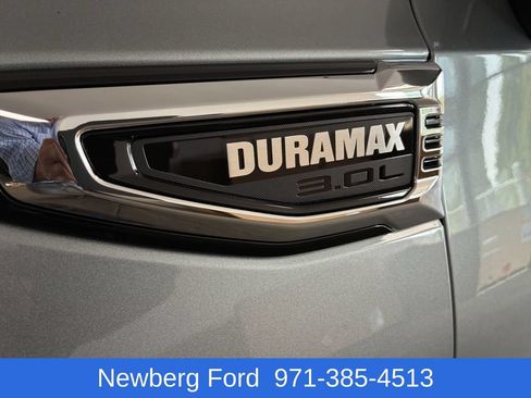 Used 2025 GMC Yukon XL Elevation w/ Elevation Premium Package AWD/4WD image 11