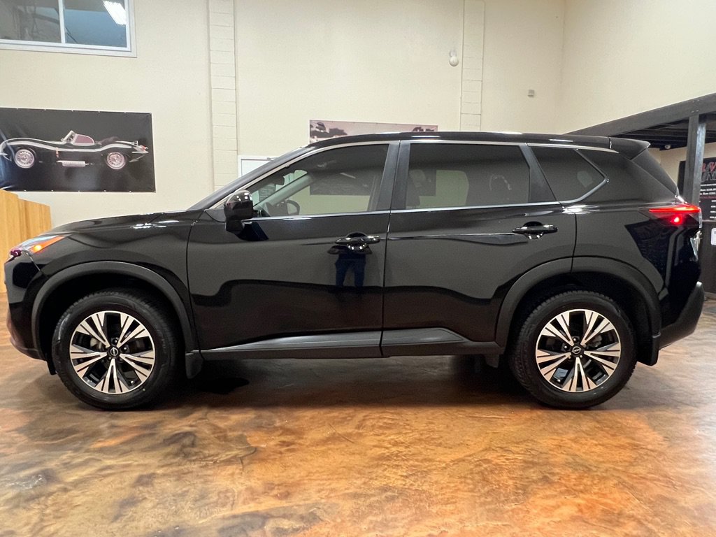 Used 2023 Nissan Rogue SV FWD image 6