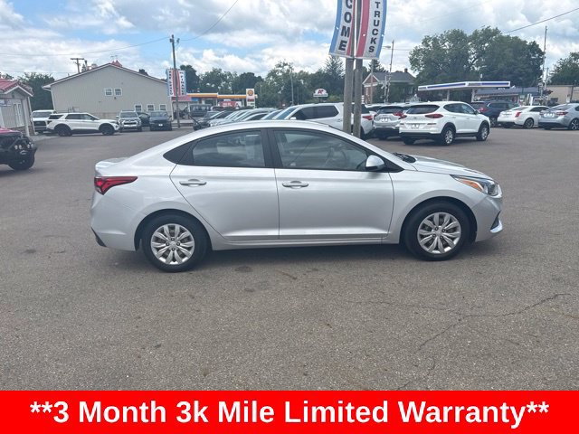 Used 2021 Hyundai Accent SE FWD image 2
