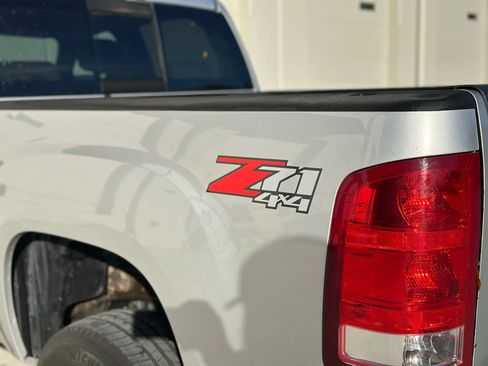 Used 2011 GMC Sierra 2500 SLT w/ SLT Convenience Package image 29