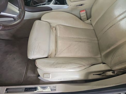 Used 2011 Cadillac SRX Luxury image 26