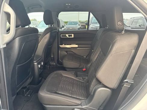 Used 2020 Ford Explorer XLT w/ Comfort Package AWD/4WD image 12