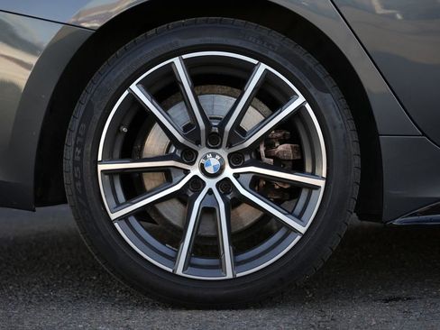 Used 2021 BMW 330i xDrive Sedan w/ Convenience Package image 9