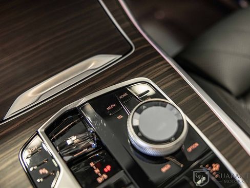 Used 2025 BMW X7 xDrive40i w/ Premium Package image 35