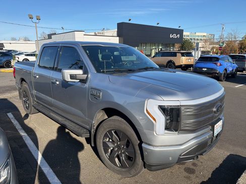 Used 2023 Ford F150 Lightning Lariat w/ Equipment Group 511A High image 3