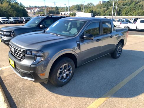 New 2025 Ford Maverick XLT w/ XLT Luxury Package image 3