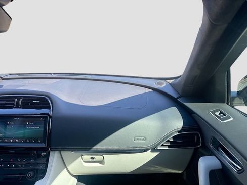Used 2020 Jaguar F-PACE SVR image 18