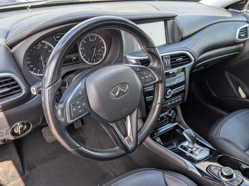 Used 2018 INFINITI QX30 Premium w/ Navigation Package AWD/4WD image 14