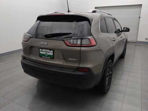 Used 2019 Jeep Cherokee Latitude Plus w/ Comfort/Convenience Group image 7
