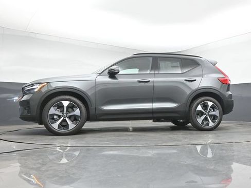 New 2026 Volvo XC40 B5 Plus w/ Climate Package AWD/4WD image 40