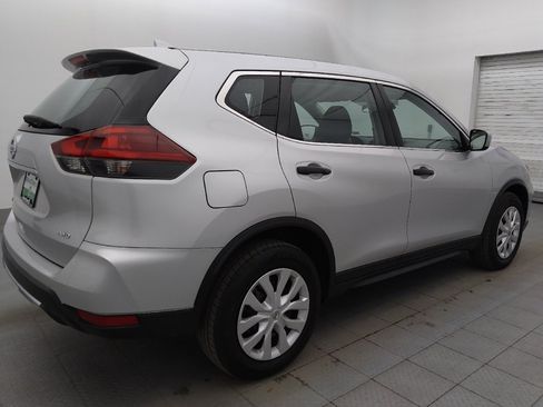 Used 2019 Nissan Rogue S AWD/4WD image 10