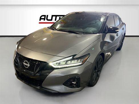 Used 2023 Nissan Maxima SR w/ Sport Mat Group image 3