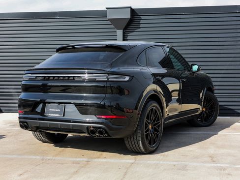 New 2026 Porsche Cayenne Coupe image 7