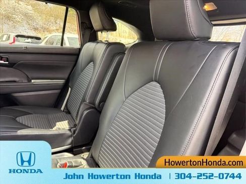 Used 2022 Toyota Highlander XSE AWD/4WD image 15