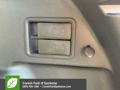 Used 2018 Chevrolet Equinox Premier image 20