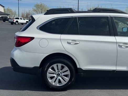 Used 2019 Subaru Outback 2.5i Premium AWD/4WD image 5