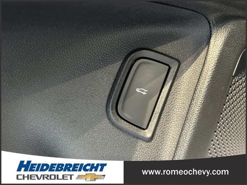 Used 2024 Chevrolet Blazer EV LT AWD/4WD image 31