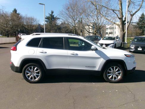 Used 2014 Jeep Cherokee Limited w/ Luxury Group image 6