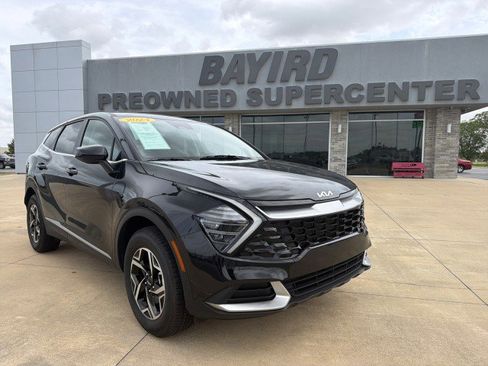 Used 2024 Kia Sportage LX image 1