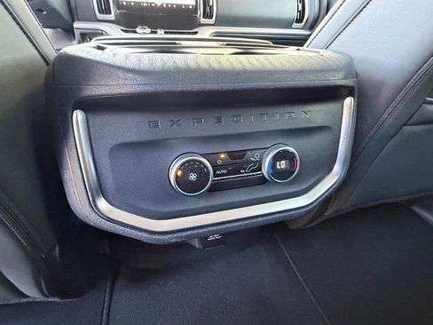 Used 2025 Ford Expedition Active AWD/4WD image 25