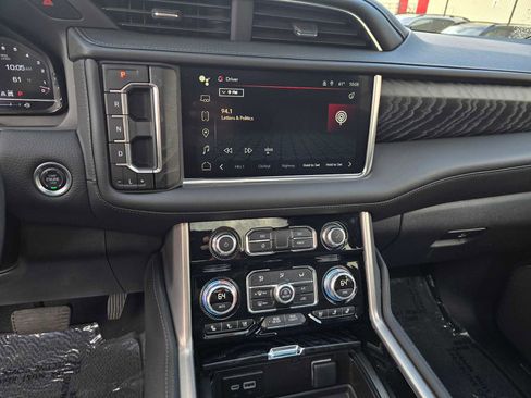 Used 2024 GMC Yukon XL Denali image 27