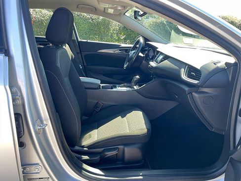 Used 2019 Buick Regal Preferred w/ Driver Confidence Package I image 27