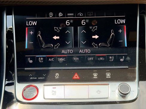 Used 2024 Audi RS Q8 AWD/4WD image 36