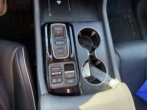 Used 2025 Honda Pilot Elite image 26