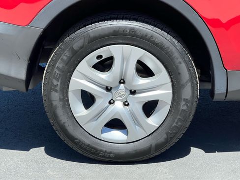 Used 2015 Toyota RAV4 LE FWD image 15