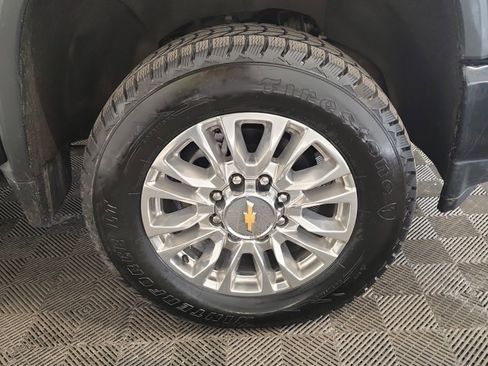 Used 2023 Chevrolet Silverado 2500 High Country AWD/4WD image 17