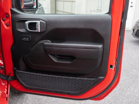 Used 2023 Jeep Wrangler Unlimited Sport image 27