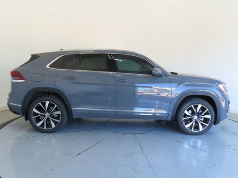 New 2026 Volkswagen Atlas Cross Sport SEL Premium R-Line AWD/4WD image 2