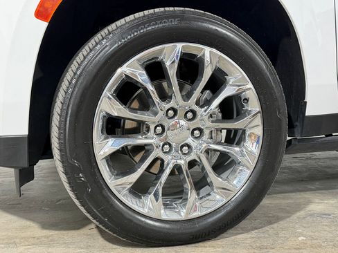 Used 2023 GMC Yukon Denali w/ LPO, Floor Liner Package AWD/4WD image 11