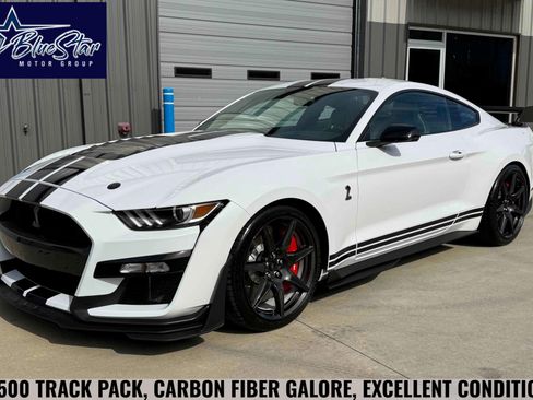 Used 2021 Ford Mustang Shelby GT500 w/ Carbon Fiber Track Pack image 1