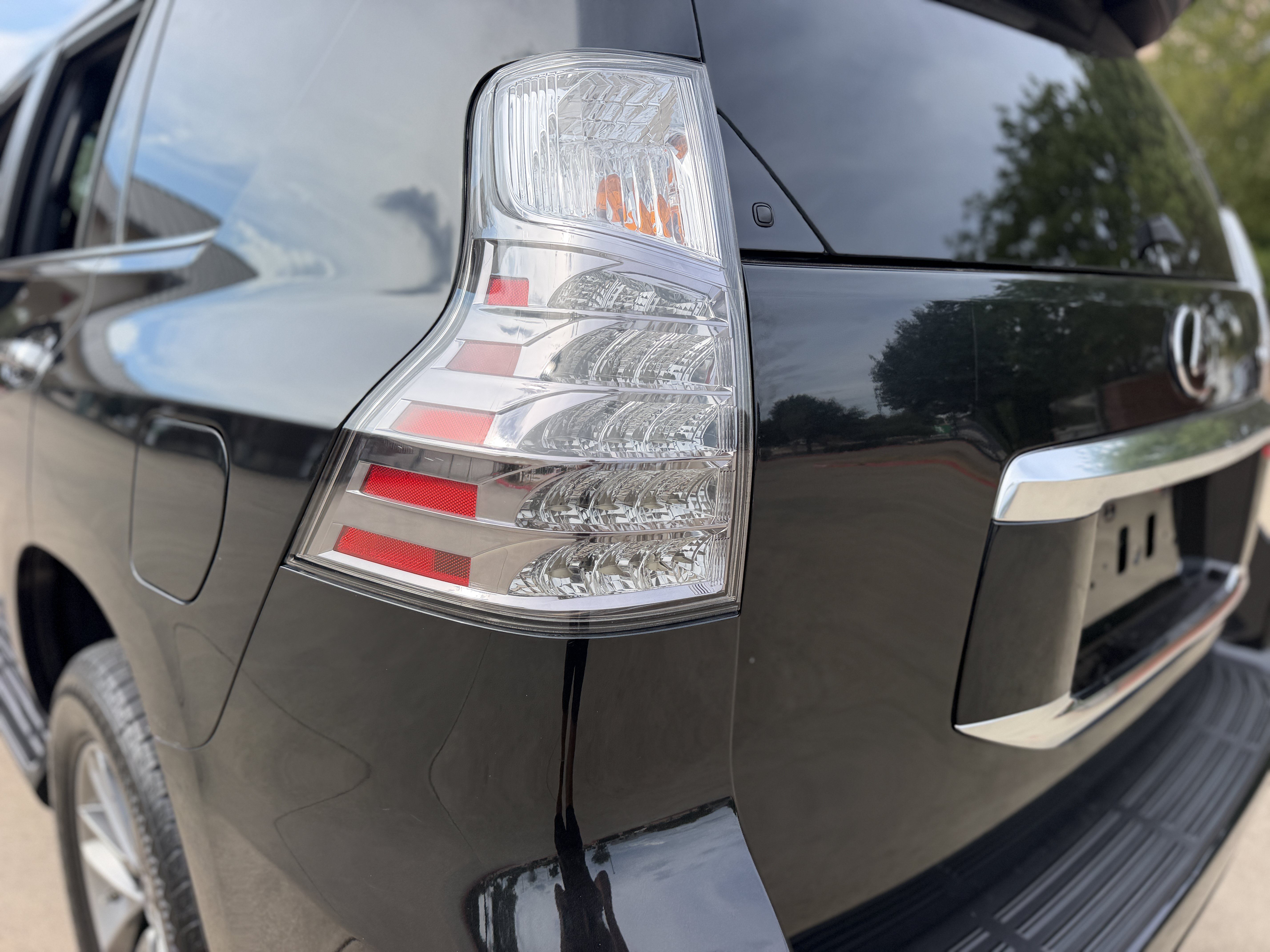 Used 2022 Lexus GX 460 Premium w/ Premium Package AWD/4WD image 7