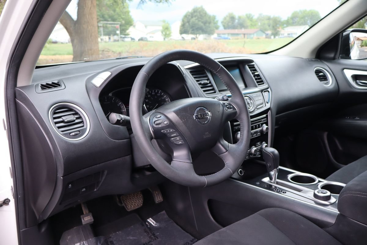 Used 2016 Nissan Pathfinder SV AWD/4WD image 15