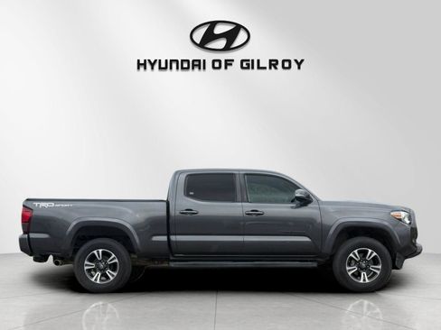 Used 2019 Toyota Tacoma TRD Sport w/ Technology Package RWD image 6