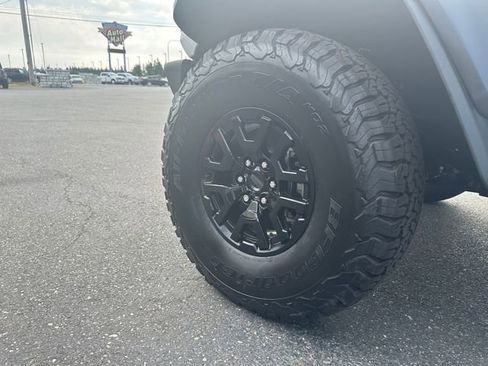 New 2025 Ford Bronco Raptor image 20