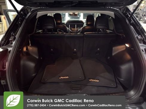 Used 2019 Jeep Cherokee Latitude Plus image 21