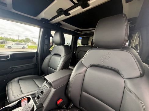 Used 2025 Ford Bronco Badlands AWD/4WD image 13