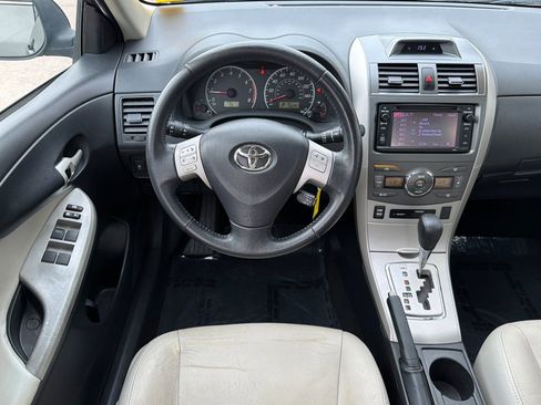 Used 2013 Toyota Corolla LE image 17