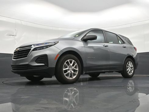 Used 2024 Chevrolet Equinox LS FWD image 23
