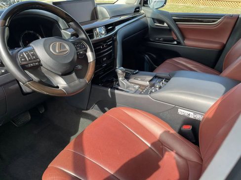 Used 2021 Lexus LX 570 4WD w/ Luxury Package image 14