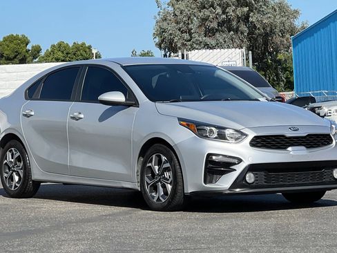 Used 2021 Kia Forte LXS FWD image 2