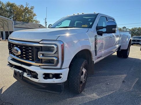 Used 2024 Ford F350 Platinum w/ FX4 Off-Road Package image 9