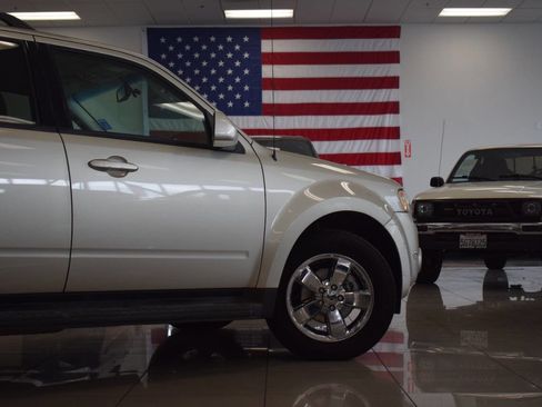 Used 2010 Ford Escape Limited image 37