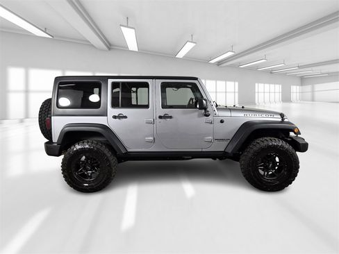 Used 2017 Jeep Wrangler Unlimited Rubicon w/ Max Tow Package image 8