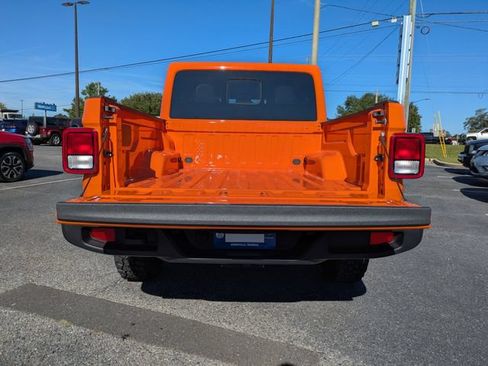Used 2025 Jeep Gladiator Sport AWD/4WD image 12