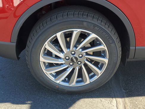 New 2025 Lincoln Corsair Reserve w/ Equipment Group 202A image 5